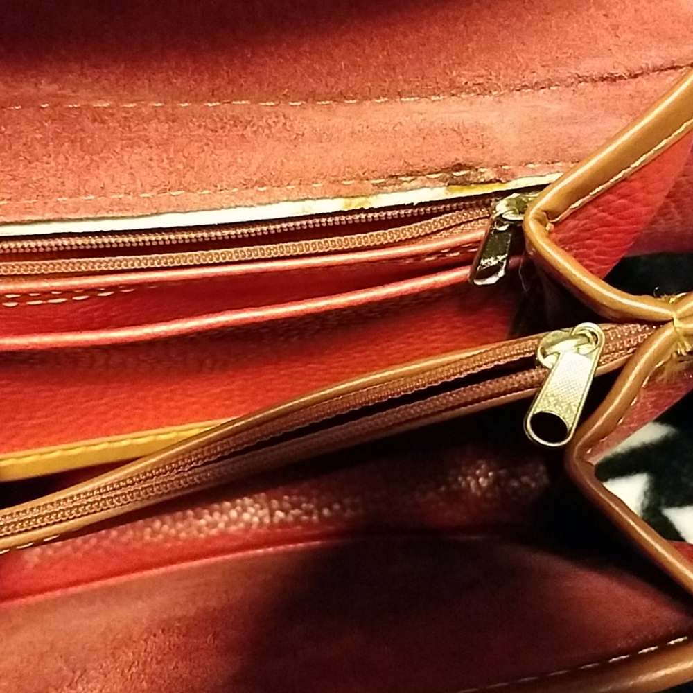 Dooney & Bourke - Picture 5 of 9